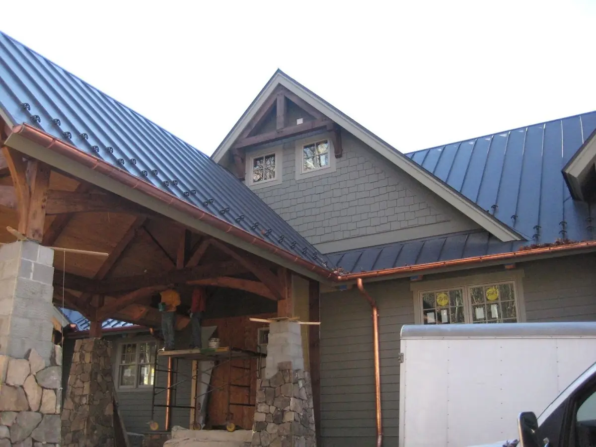 Craftsman Roofing team delivering quality roofing work in Country Club Harbor